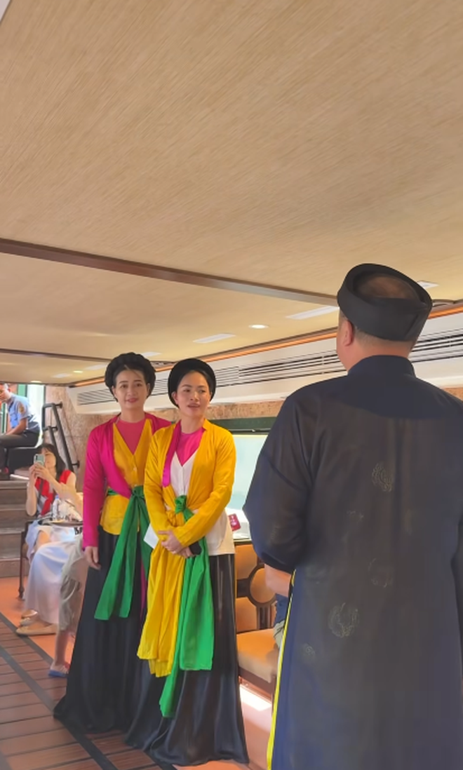 Du khách nhận xét công tâm tàu Hà Nội 5 Cửa Ô: "Không nghĩ đang đi tàu ở Việt Nam, dịch vụ chuẩn khách sạn" - Ảnh 14.