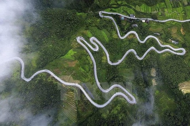 Khách Tây há hốc miệng trước cảnh ở vùng núi phía Bắc: Cách Hà Nội hơn 300km, không phải ai cũng dám đi - Ảnh 4.