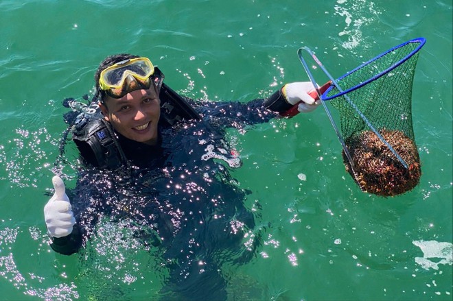 Thu gom 130kg rác dưới đáy biển Cù Lao Chàm - Ảnh 4.