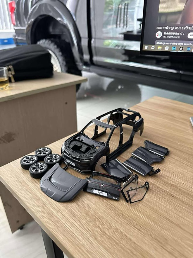 Tái hiện VinFast VF 9 mui trần phục vụ lễ diễu binh, ‘nghệ nhân’ Việt chia sẻ: ‘Làm vì muốn hoà chung không khí tự hào ngày Quốc khánh’ - Ảnh 9.