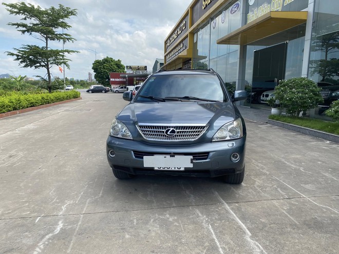 Bỏ ra 375 triệu, sở hữu ngay Lexus RX 400h để trải nghiệm công nghệ hybrid nhưng phải chấp nhận đánh đổi 1 điều - Ảnh 2.