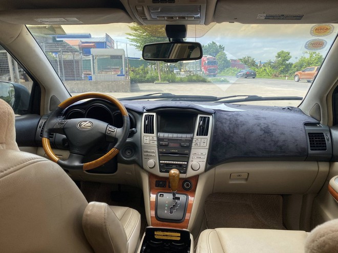 Bỏ ra 375 triệu, sở hữu ngay Lexus RX 400h để trải nghiệm công nghệ hybrid nhưng phải chấp nhận đánh đổi 1 điều - Ảnh 4.