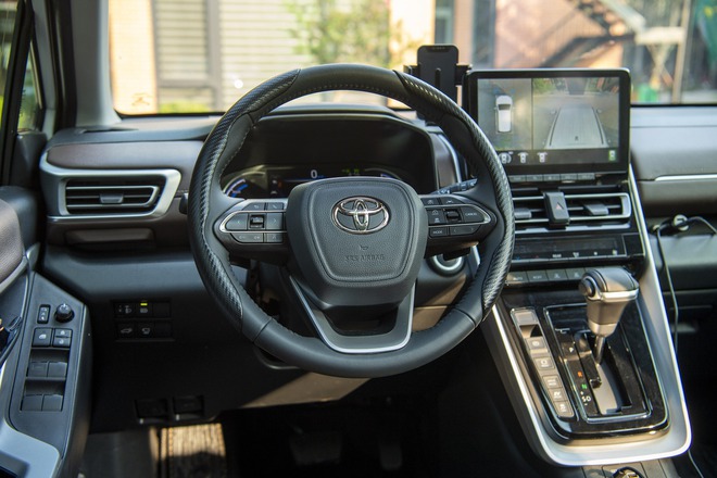 Bán GX 470 đổi Innova Cross HEV xuyên Việt 6.000km cùng 3 thế hệ, người dùng chia sẻ: ‘Bố 82 tuổi, mẹ đau chân vẫn ngồi thoải mái’- Ảnh 17.