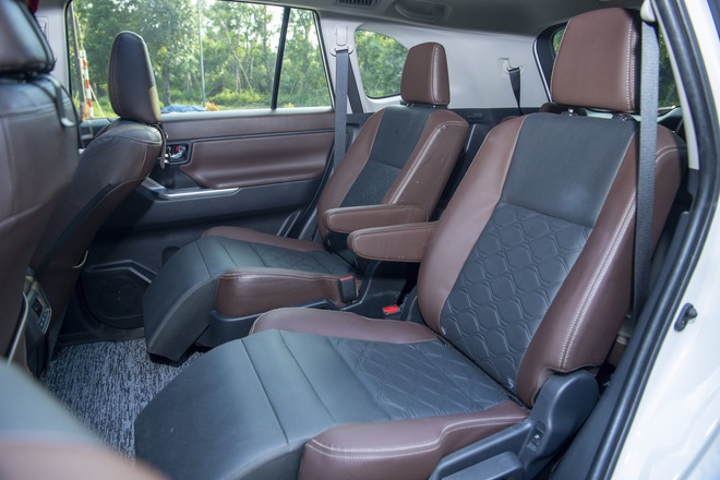 Bán GX 470 đổi Innova Cross HEV xuyên Việt 6.000km cùng 3 thế hệ, người dùng chia sẻ: ‘Bố 82 tuổi, mẹ đau chân vẫn ngồi thoải mái’- Ảnh 12.