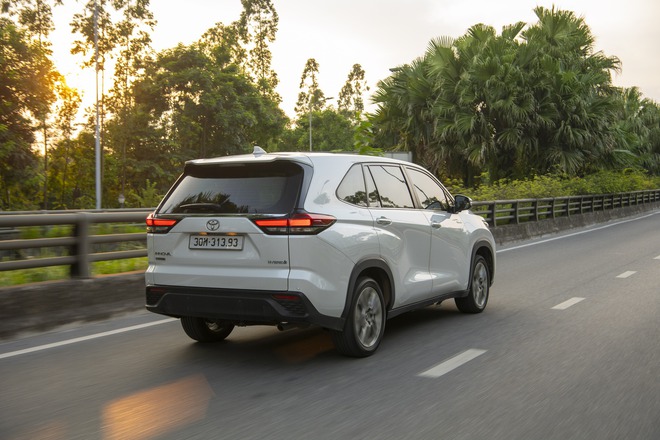 Bán GX 470 đổi Innova Cross HEV xuyên Việt 6.000km cùng 3 thế hệ, người dùng chia sẻ: ‘Bố 82 tuổi, mẹ đau chân vẫn ngồi thoải mái’- Ảnh 2.