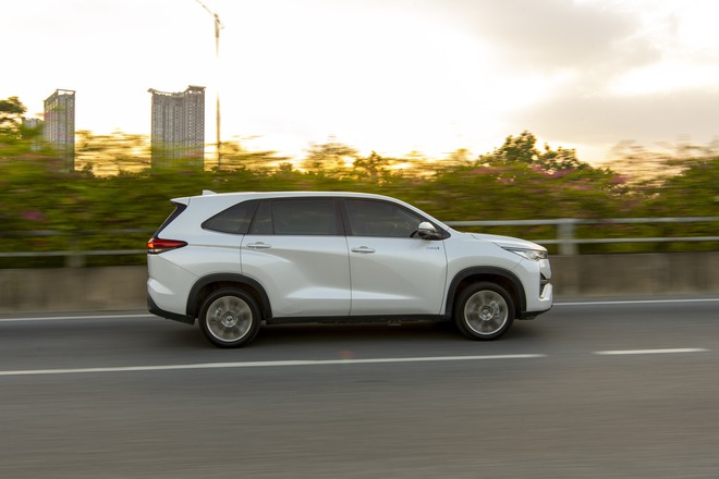 Bán GX 470 đổi Innova Cross HEV xuyên Việt 6.000km cùng 3 thế hệ, người dùng chia sẻ: ‘Bố 82 tuổi, mẹ đau chân vẫn ngồi thoải mái’- Ảnh 3.