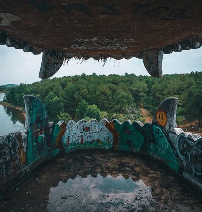 Công viên 70 tỷ bỏ hoang gần 20 năm ở miền Trung Việt Nam: Từng lên báo Mỹ, hiện trạng gây bất ngờ- Ảnh 9. Công viên 70 tỷ bỏ hoang gần 20 năm ở miền Trung Việt Nam: Từng lên báo Mỹ, hiện trạng gây bất ngờ- Ảnh 9.