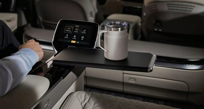 Xe mới KIA sắp bán ở Việt Nam: Có giá treo quần áo như xe của 'mẹ bỉm sữa' nhưng lại dành cho tổng tài- Ảnh 8.