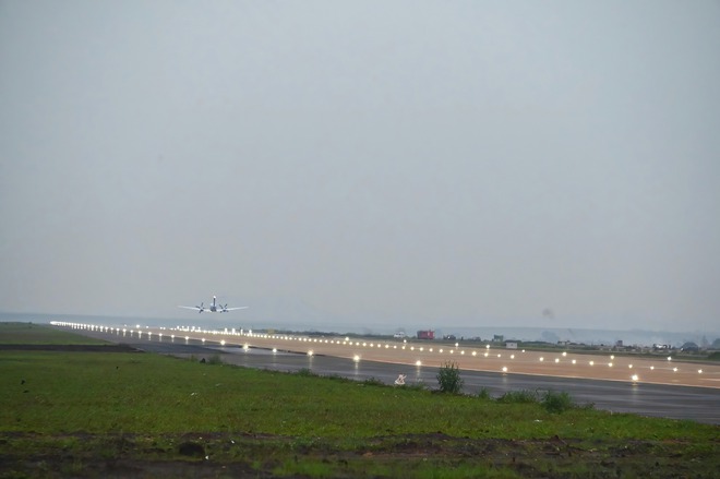 Công trình 16 tỷ USD của Việt Nam rực sáng đón dấu mốc đặc biệt, ghi tên vào bản đồ hàng không toàn cầu- Ảnh 4. Công trình 16 tỷ USD của Việt Nam rực sáng đón dấu mốc đặc biệt, ghi tên vào bản đồ hàng không toàn cầu- Ảnh 4.