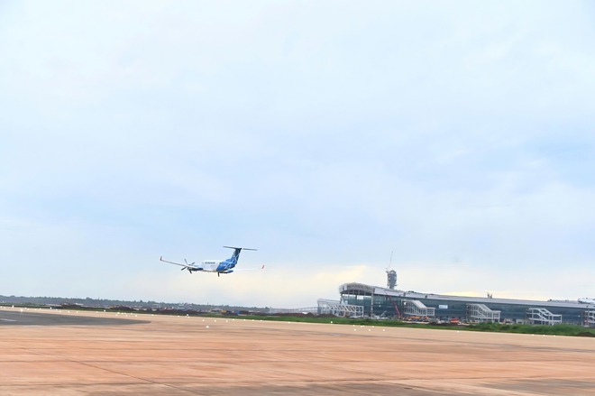 Công trình 16 tỷ USD của Việt Nam rực sáng đón dấu mốc đặc biệt, ghi tên vào bản đồ hàng không toàn cầu- Ảnh 3. Công trình 16 tỷ USD của Việt Nam rực sáng đón dấu mốc đặc biệt, ghi tên vào bản đồ hàng không toàn cầu- Ảnh 3.