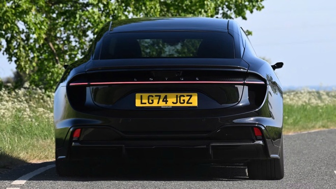 Lotus sắp bán xe chính hãng tại Việt Nam: Có thể mang xe thách thức Porsche, Audi, Mercedes- Ảnh 13. Lotus sắp bán xe chính hãng tại Việt Nam: Có thể mang xe thách thức Porsche, Audi, Mercedes- Ảnh 13.