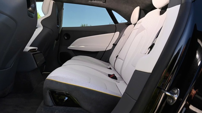 Lotus sắp bán xe chính hãng tại Việt Nam: Có thể mang xe thách thức Porsche, Audi, Mercedes- Ảnh 17. Lotus sắp bán xe chính hãng tại Việt Nam: Có thể mang xe thách thức Porsche, Audi, Mercedes- Ảnh 17.