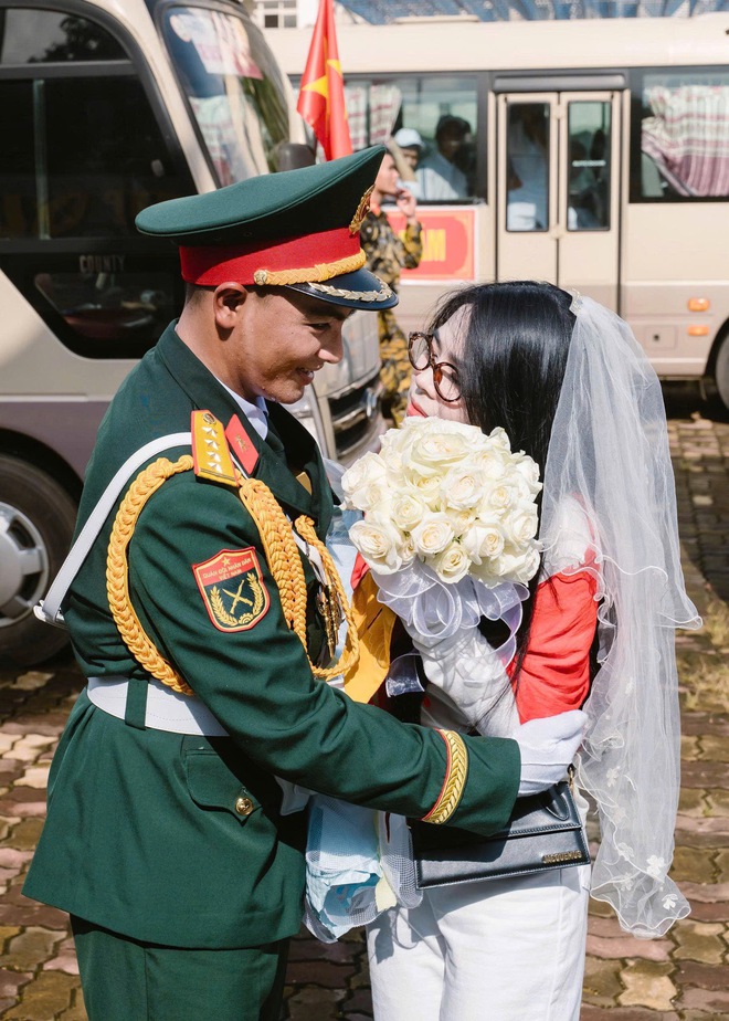 Trả lời 8 c&acirc;u n&agrave;y biết đủ chuyện &ldquo;hết A80 rồi anh cầu h&ocirc;n em&rdquo; - Ảnh 3.