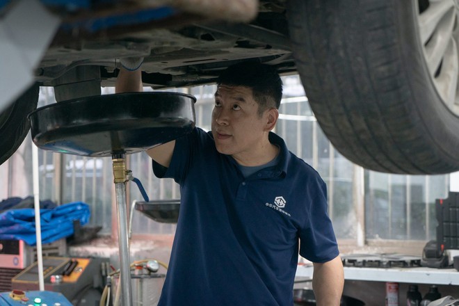 Trung Quốc thiếu hơn 1 triệu thợ sửa xe điện, 75% thợ không đủ tiêu chuẩn: Cuộc khủng hoảng thầm lặng cho nỗ lực xanh hóa ngành ô tô - Ảnh 3.