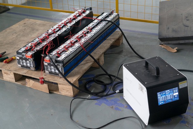 Trung Quốc thiếu hơn 1 triệu thợ sửa xe điện, 75% thợ không đủ tiêu chuẩn: Cuộc khủng hoảng thầm lặng cho nỗ lực xanh hóa ngành ô tô - Ảnh 10.