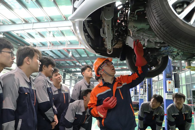 Trung Quốc thiếu hơn 1 triệu thợ sửa xe điện, 75% thợ không đủ tiêu chuẩn: Cuộc khủng hoảng thầm lặng cho nỗ lực xanh hóa ngành ô tô - Ảnh 9.