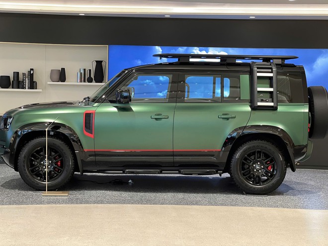 Các hãng xe làm bản giới hạn cho Việt Nam: Từ xe phổ thông đến siêu sang, có mẫu duy nhất một chiếc toàn thế giới - Ảnh 32.