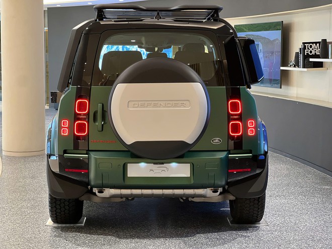 Các hãng xe làm bản giới hạn cho Việt Nam: Từ xe phổ thông đến siêu sang, có mẫu duy nhất một chiếc toàn thế giới - Ảnh 33.