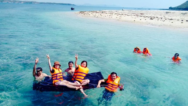 Phát hiện hòn đảo hoang sơ giữa biển miền Trung, không có nhà dân, cảnh thay đổi theo mùa - Ảnh 9.