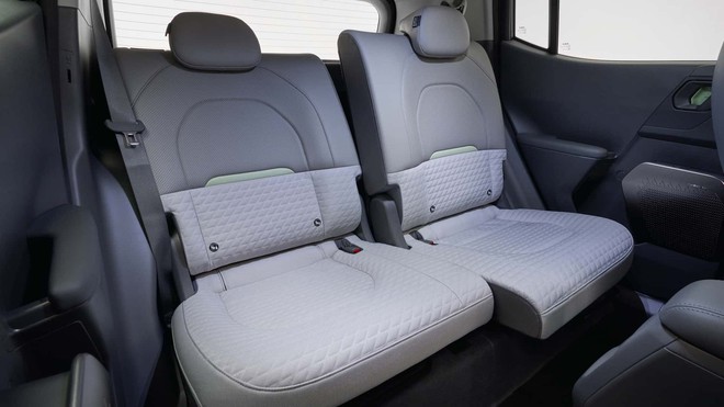 Xe điện gi&aacute; rẻ nhất của Kia được tr&igrave;nh l&agrave;ng - Ảnh 6.