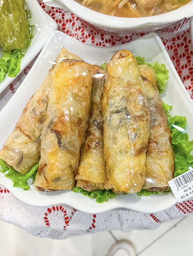 Quầy hàng trong siêu thị Aeon Mall khiến nhiều người chú ý - Ảnh 7.