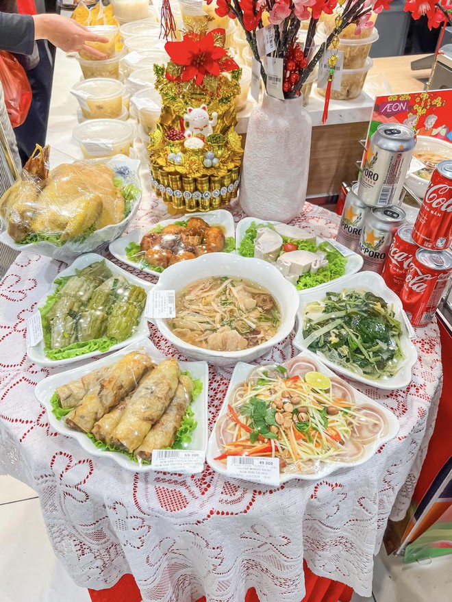Quầy hàng trong siêu thị Aeon Mall khiến nhiều người chú ý - Ảnh 3.