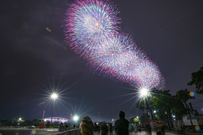 Tiết lộ c&aacute;c vị tr&iacute; xem trọn vẹn m&agrave;n bắn ph&aacute;o hoa quy m&ocirc; lớn chưa từng c&oacute; trong lịch sử thủ đ&ocirc; - Ảnh 11.