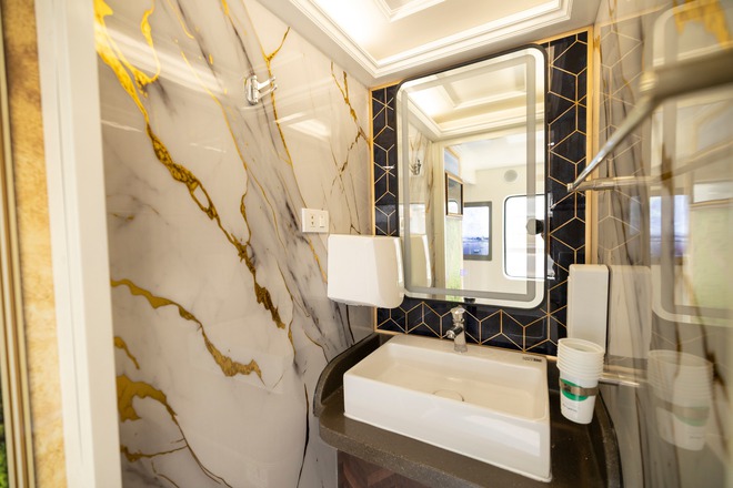 Chuyến tàu mới nhất của đường sắt Việt Nam: Mới chạy được 1 ngày, không gian trên tàu gây chú ý - Ảnh 11.