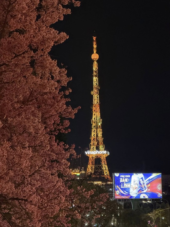 Nơi được ví như "tiểu Paris của Việt Nam": Du khách giật mình vì nhiều điểm chung, có tòa tháp như Eiffel - Ảnh 7.
