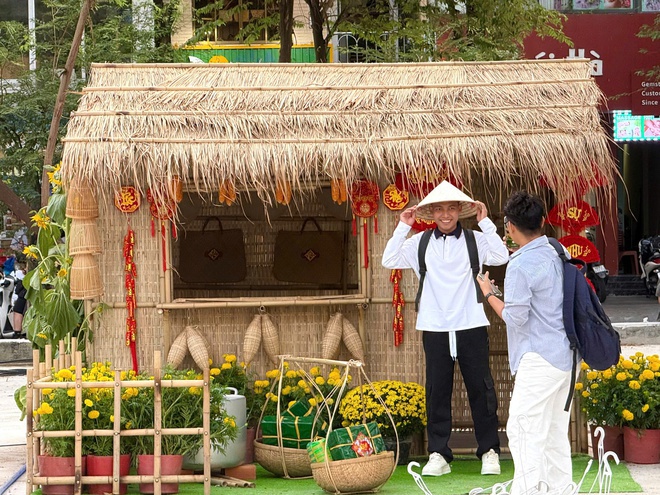 Cảnh tượng ngay l&uacute;c n&agrave;y tại khu đất giữa trung t&acirc;m TP.HCM: Nhiều người kh&ocirc;ng tin v&agrave;o mắt m&igrave;nh - Ảnh 4.