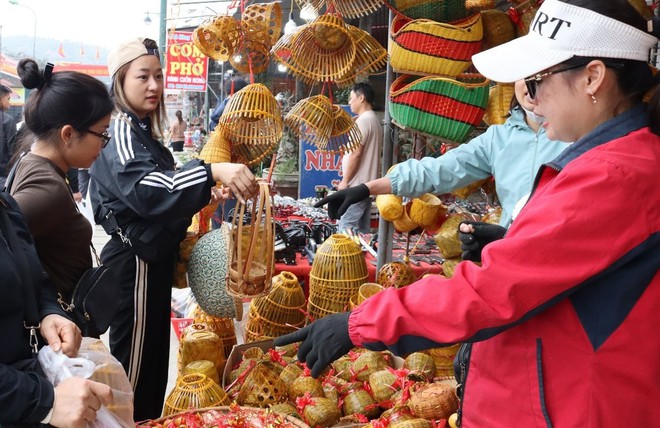 Cảnh tượng tại nơi chỉ họp chợ duy nhất 1 lần trong năm: Đêm nay mới là chính hội - Ảnh 11.
