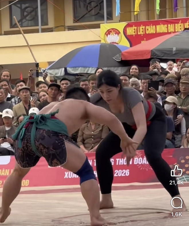 Cô gái xinh đẹp, cao 1m72 "gây sốt" ở sới vật hội làng Bắc Ninh, tiết lộ tiêu chí chọn bạn trai - Ảnh 1.