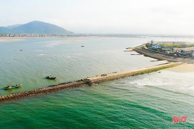 Cảng cá gần 300 tỷ thành điểm du lịch, chủ tịch tỉnh phải đăng lên Facebook - Ảnh 9.