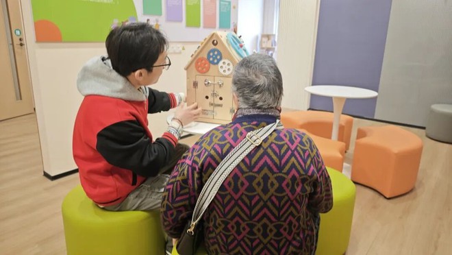 Xuất hiện viện dưỡng lão sáng đưa đi chiều đón về, có ca riêng theo giờ: Ngay trong một khu dân cư - Ảnh 5.