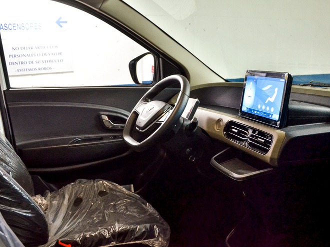 Xe điện lạ bất ngờ xuất hiện trong nh&agrave; m&aacute;y &ocirc; t&ocirc; ở Huế của h&atilde;ng Việt: Đi bao xa, gi&aacute; thế n&agrave;o? - Ảnh 9.