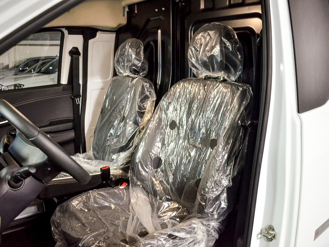 Xe điện lạ bất ngờ xuất hiện trong nh&agrave; m&aacute;y &ocirc; t&ocirc; ở Huế của h&atilde;ng Việt: Đi bao xa, gi&aacute; thế n&agrave;o? - Ảnh 10.