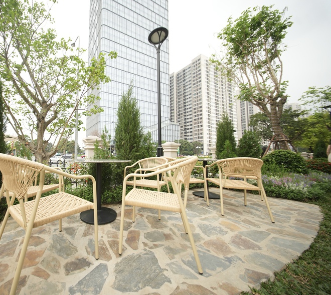 Người đứng sau công trình khủng mới khai trương ngay cạnh trường "con nhà giàu" ở Hà Nội - Ảnh 11.