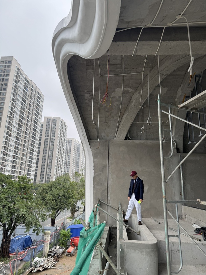 Người đứng sau công trình khủng mới khai trương ngay cạnh trường "con nhà giàu" ở Hà Nội - Ảnh 13.