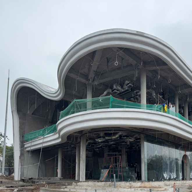 Người đứng sau công trình khủng mới khai trương ngay cạnh trường "con nhà giàu" ở Hà Nội - Ảnh 12.