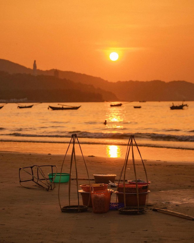 Cảnh tượng tr&ecirc;n b&atilde;i biển Đ&agrave; Nẵng l&uacute;c s&aacute;ng sớm khiến nhiều người thốt l&ecirc;n: Kh&ocirc;ng tin v&agrave;o mắt m&igrave;nh! - Ảnh 4.