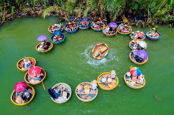 Cảnh tượng tại điểm du lịch nổi tiếng Hội An khiến nhiều người bất ngờ, thốt lên: Không tin vào mắt mình - Ảnh 5.