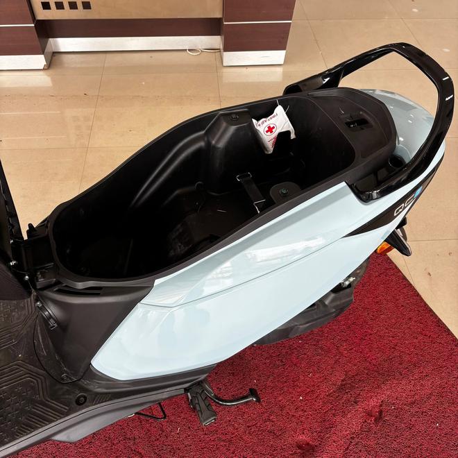 Xe m&aacute;y điện Honda dự đo&aacute;n về VN năm sau: Nhỏ gọn, gi&aacute; khoảng 30 triệu, cốp lớn hơn Vision - Ảnh 7.