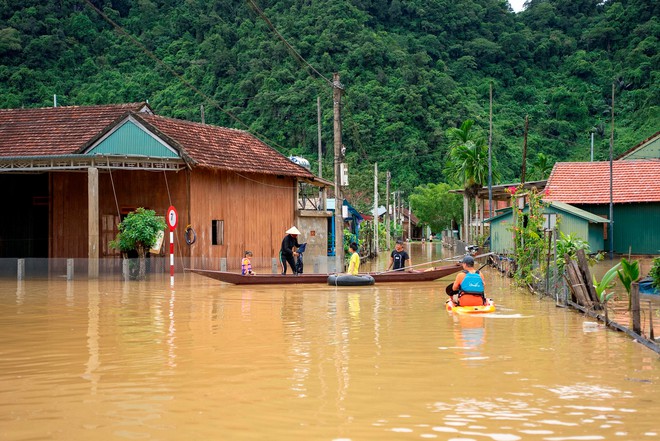 Việt Nam có ngôi làng "thích ứng thời tiết", người dân nói ngôn ngữ riêng, đến không phải dễ - Ảnh 4.