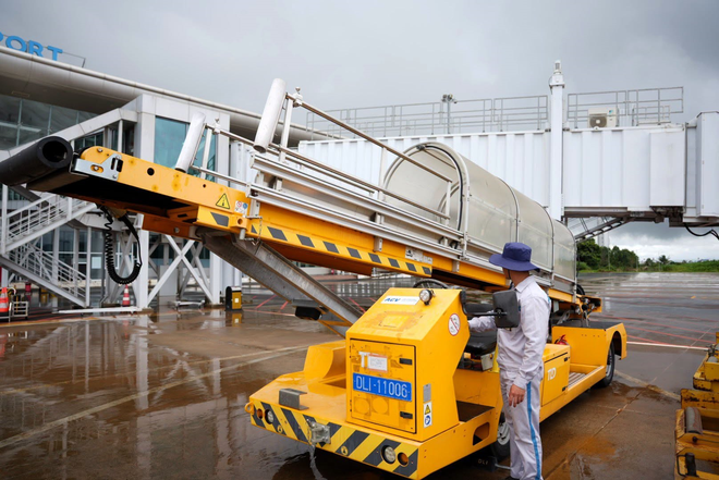 Đúng 0h ngày mai, sân bay quốc tế duy nhất ở Việt Nam mang hình bông hoa chính thức 'tái xuất' - Ảnh 10.