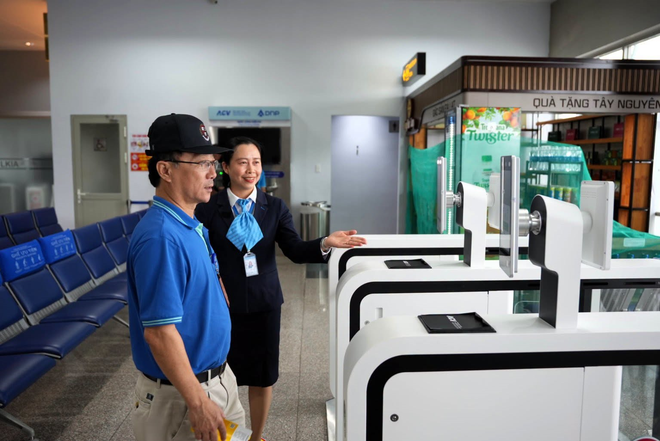 Đúng 0h ngày mai, sân bay quốc tế duy nhất ở Việt Nam mang hình bông hoa chính thức 'tái xuất' - Ảnh 4.