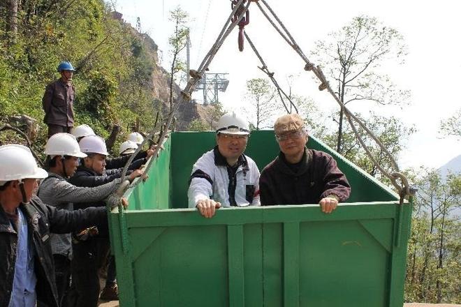 Những bức ảnh chưa từng thấy về cáp treo Fansipan 10 năm trước: Đằng sau 15 phút lên nóc nhà Đông Dương - Ảnh 24.
