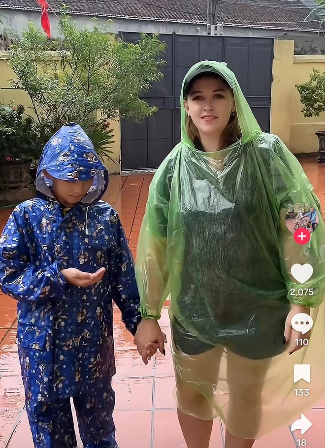 C&ocirc; g&aacute;i Nga lấy chồng Việt hơn 16 tuổi, về Bắc Ninh l&agrave;m d&acirc;u, bất ngờ với h&agrave;nh động của h&agrave;ng x&oacute;m - Ảnh 1.