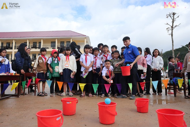 Vầng trăng Tây Giang nghe lời chúc từ hai đầu đất nước - Ảnh 8. Vầng trăng Tây Giang nghe lời chúc từ hai đầu đất nước - Ảnh 8.