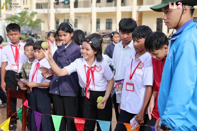 Vầng trăng Tây Giang nghe lời chúc từ hai đầu đất nước - Ảnh 7. Vầng trăng Tây Giang nghe lời chúc từ hai đầu đất nước - Ảnh 7.