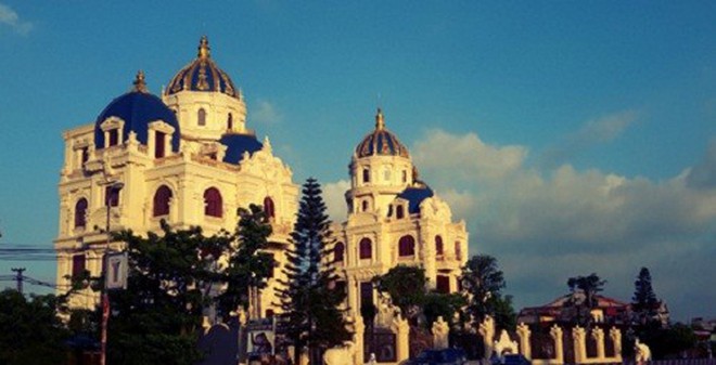 Lâu đài đôi trăm tỷ xây cho quý tử của đại gia Ninh Binh 5 ninh 20binh 205 1407407355383 0 0 255 499 crop 1407407422970 - Lâu đài đôi trăm tỷ xây cho quý tử của đại gia Ninh Binh